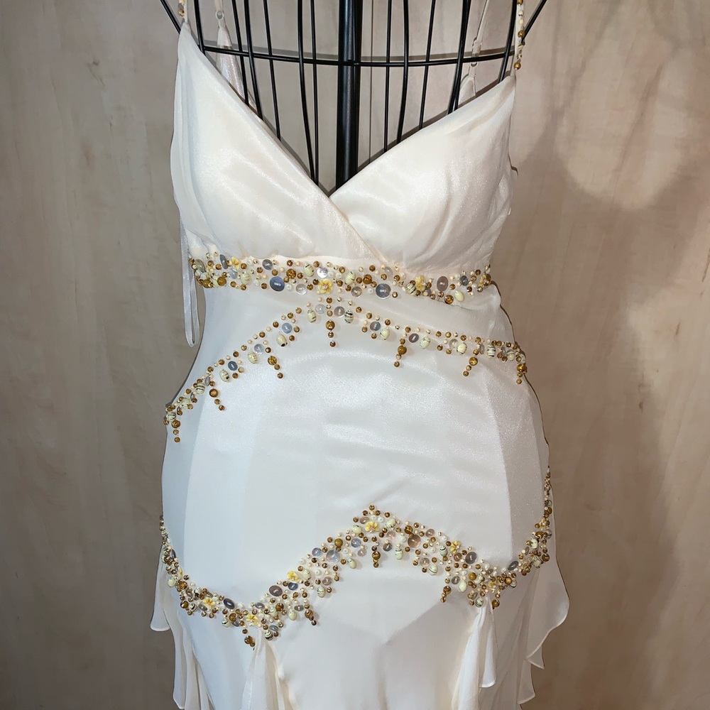 ⏬⏬Final Price ⏬⏬ Ivory chiffon beaded dress